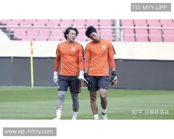 神奇扑救!王大雷在第18分钟成功挡住叶楚贵的近距离头球射门 神奇扑救!王大雷在第18分钟成功挡住叶楚贵的近距离头球射门